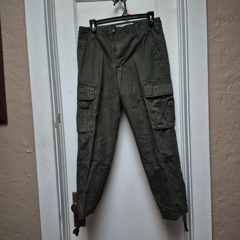 Old Navy Wanderer Olive Cargo Pants - 100% cotton - 30 X 30